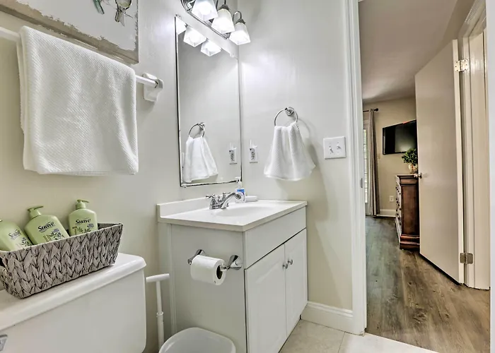Charming Townhouse ~ 3 Mi To Fsu! * Tallahassee