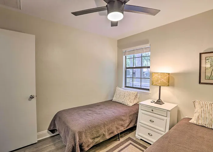 Charming Townhouse ~ 3 Mi To Fsu! Ferienhaus