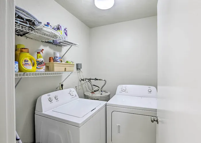 Charming Townhouse ~ 3 Mi To Fsu! * Tallahassee