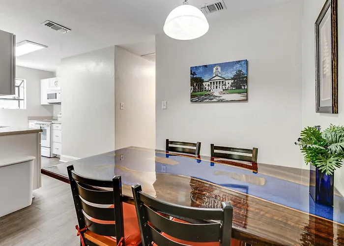 Charming Townhouse ~ 3 Mi To Fsu! Ferienhaus