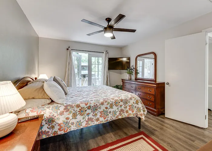 Charming Townhouse ~ 3 Mi To Fsu! Tallahassee