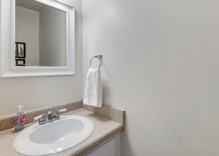 Charming Townhouse ~ 3 Mi To Fsu! * Tallahassee