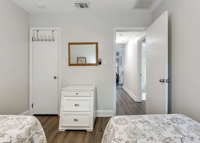 Charming Townhouse ~ 3 Mi To Fsu! Tallahassee